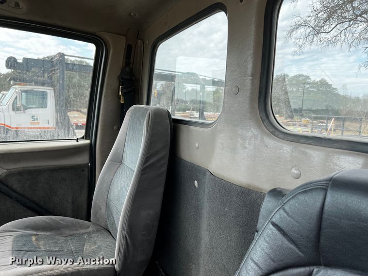 image for item MF9802 2007 Sterling L9500  truck cab and chassis