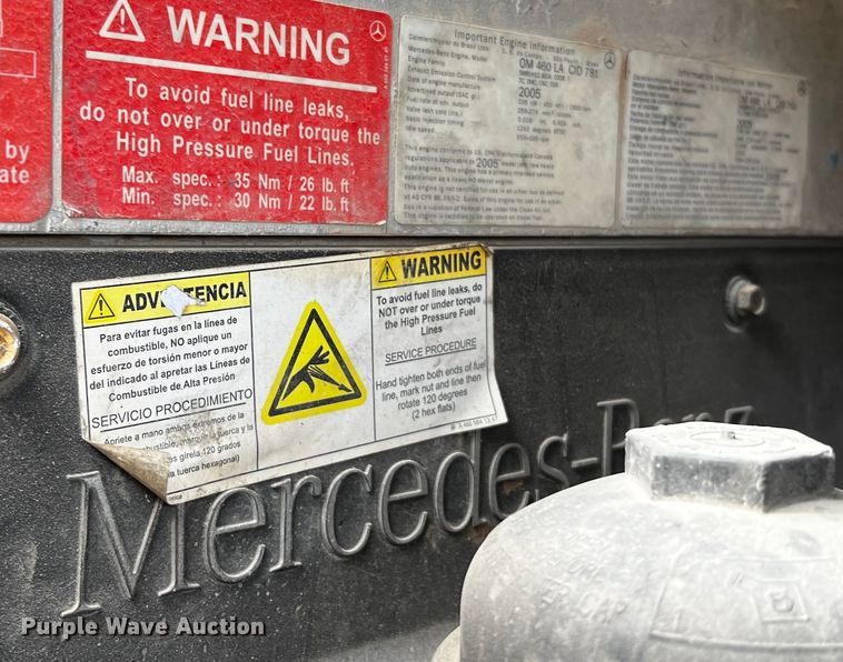 image for item MF9802 2007 Sterling L9500  truck cab and chassis