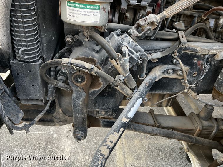 image for item MF9802 2007 Sterling L9500  truck cab and chassis