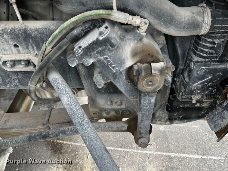 image for item MF9802 2007 Sterling L9500  truck cab and chassis