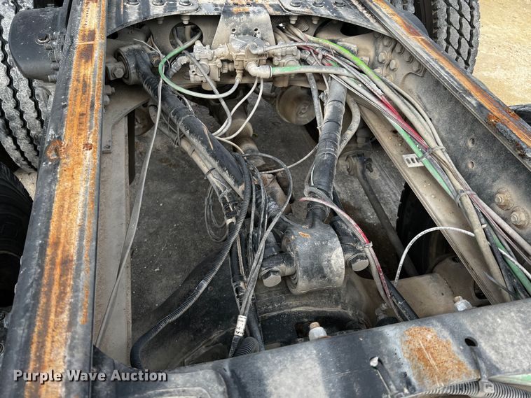 image for item MF9802 2007 Sterling L9500  truck cab and chassis