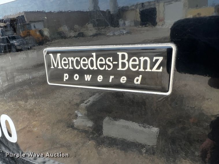 image for item MF9802 2007 Sterling L9500  truck cab and chassis