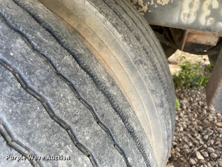 image for item MJ9067 1997 Great Dane dry van trailer