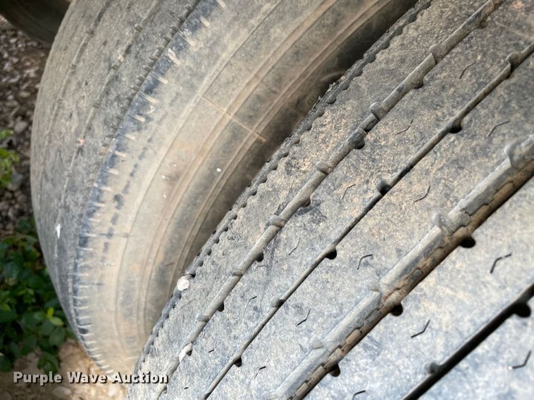 image for item MJ9067 1997 Great Dane dry van trailer