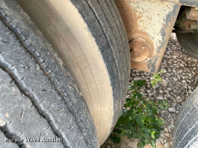 image for item MJ9067 1997 Great Dane dry van trailer