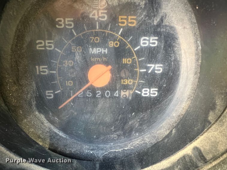 image for item MM9051 1987 GMC C7000 truck cab and chassis