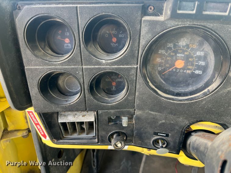 image for item MM9051 1987 GMC C7000 truck cab and chassis