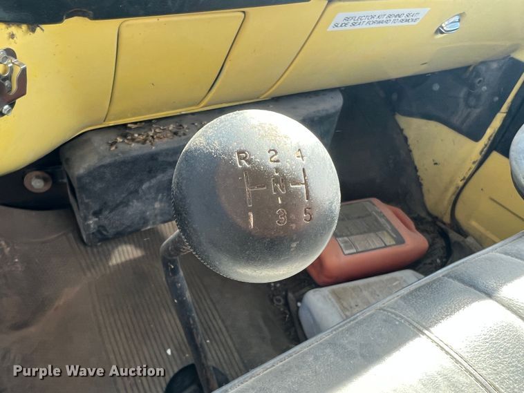 image for item MM9051 1987 GMC C7000 truck cab and chassis