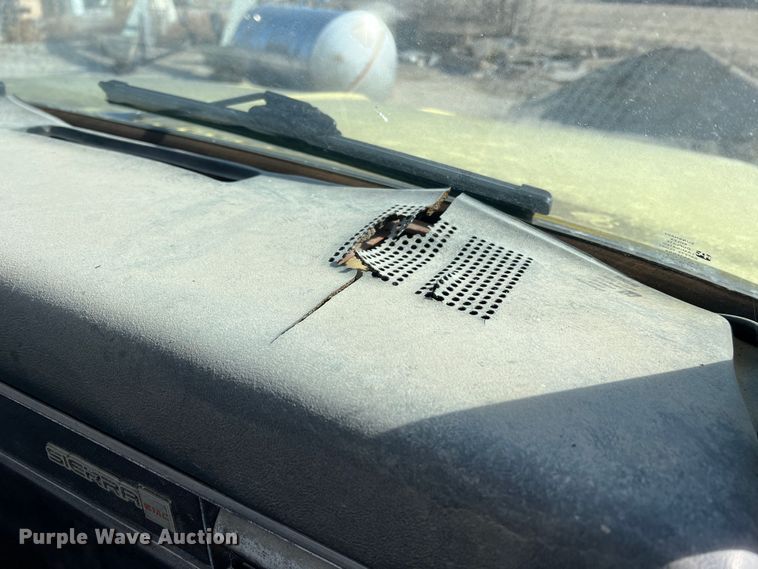 image for item MM9051 1987 GMC C7000 truck cab and chassis