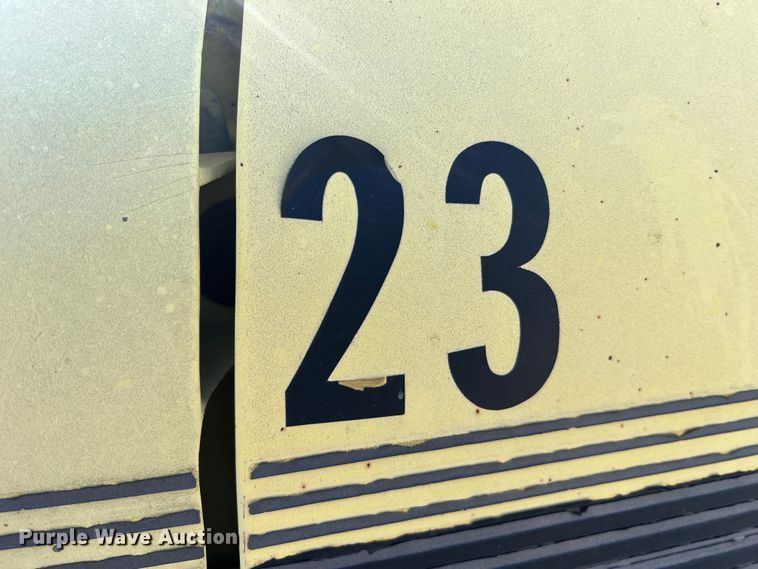 image for item MM9051 1987 GMC C7000 truck cab and chassis