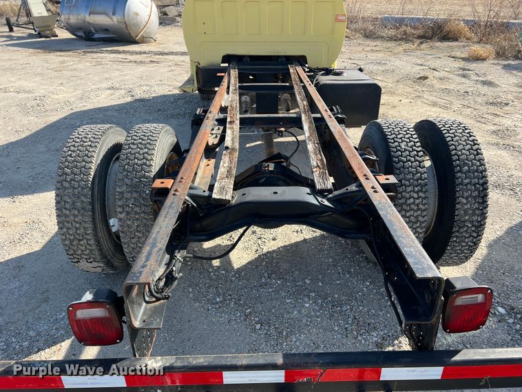 image for item MM9051 1987 GMC C7000 truck cab and chassis