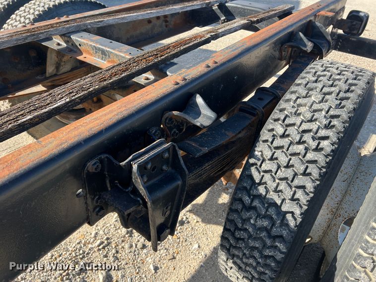 image for item MM9051 1987 GMC C7000 truck cab and chassis