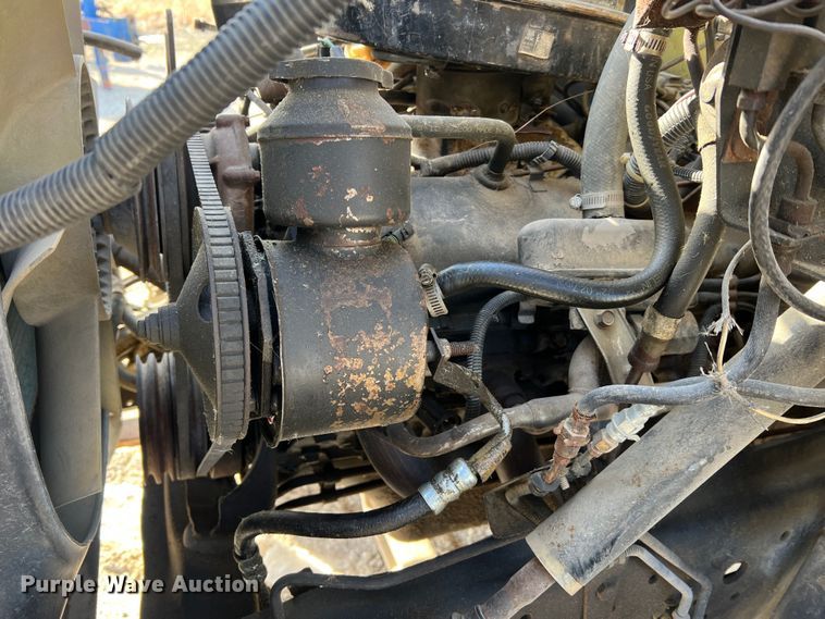 image for item MM9051 1987 GMC C7000 truck cab and chassis