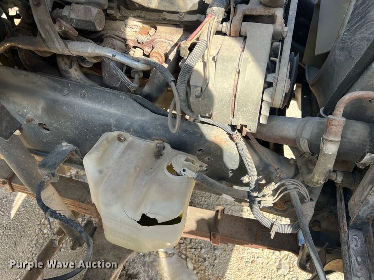 image for item MM9051 1987 GMC C7000 truck cab and chassis