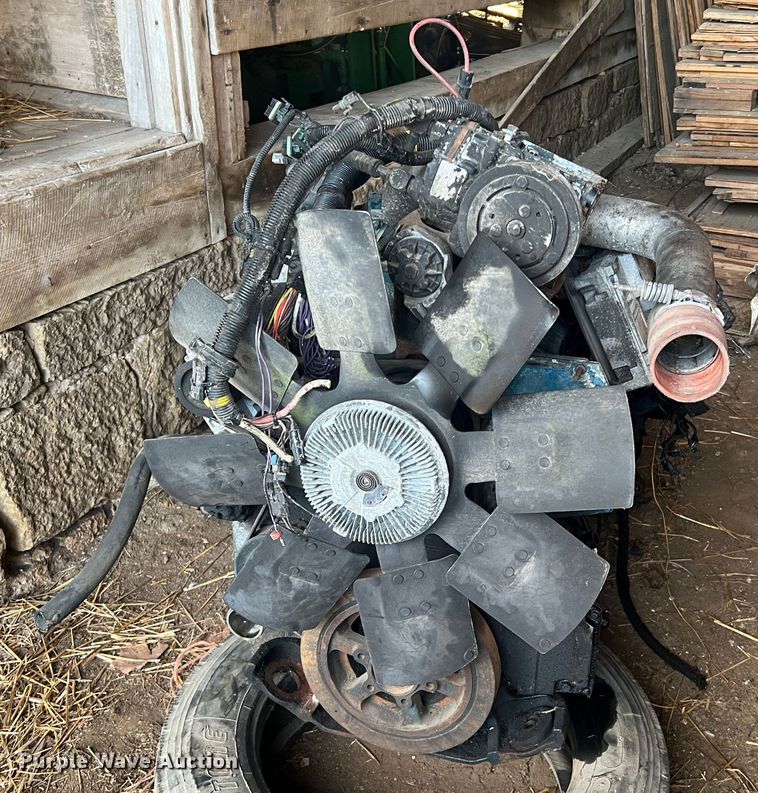 image for item MM9120 International DT466E  engine