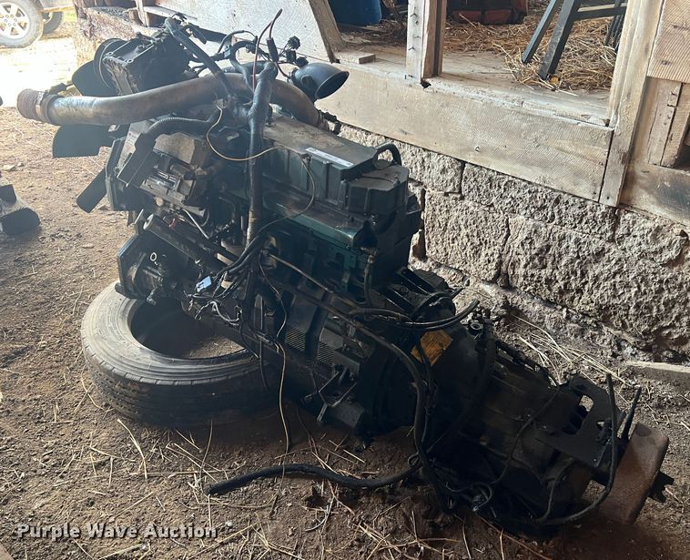 image for item MM9120 International DT466E  engine