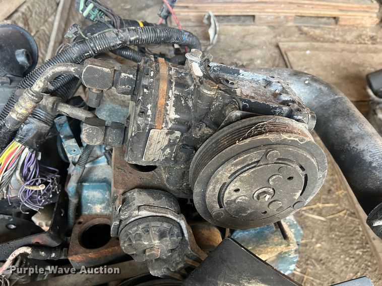 image for item MM9120 International DT466E  engine