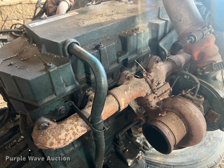 image for item MM9120 International DT466E  engine