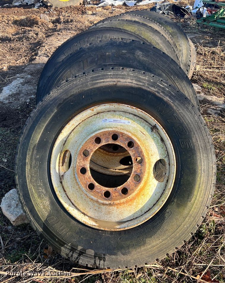 image for item MM9121 (8) wheels and tires