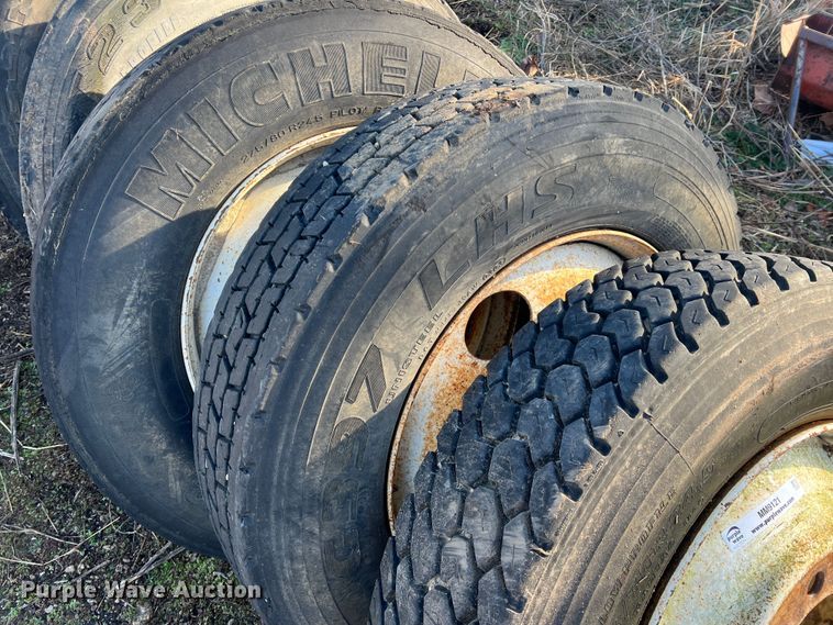 image for item MM9121 (8) wheels and tires