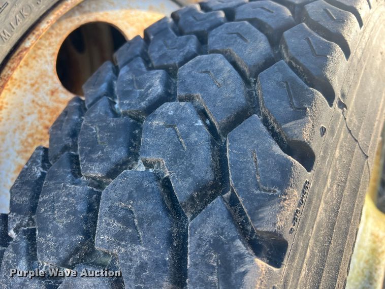 image for item MM9121 (8) wheels and tires