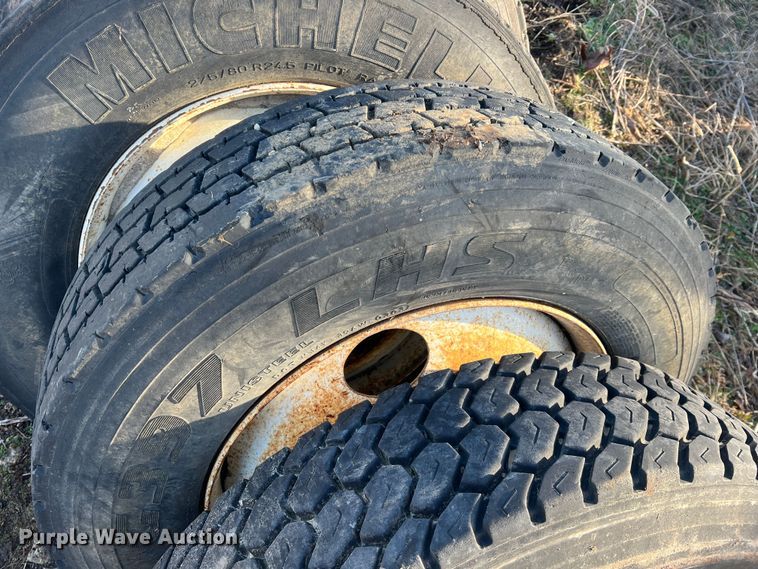 image for item MM9121 (8) wheels and tires