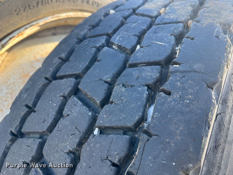 image for item MM9121 (8) wheels and tires