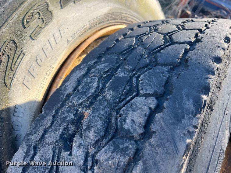 image for item MM9121 (8) wheels and tires