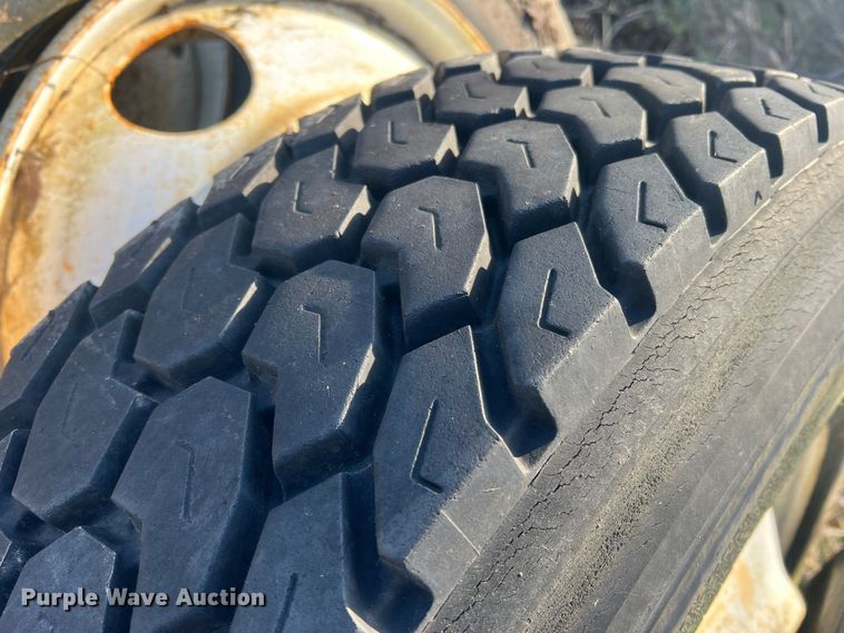 image for item MM9121 (8) wheels and tires