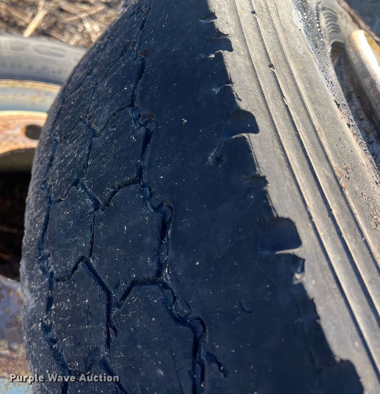 image for item MM9121 (8) wheels and tires