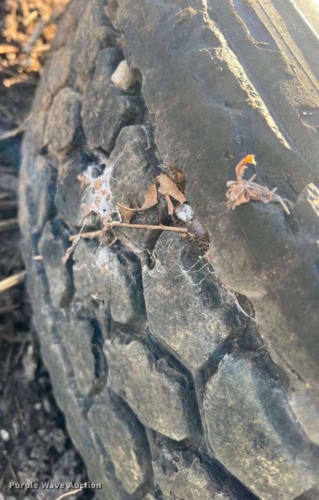 image for item MM9121 (8) wheels and tires