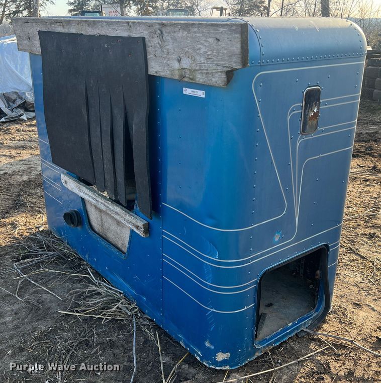 image for item MM9123 40" sleeper cab