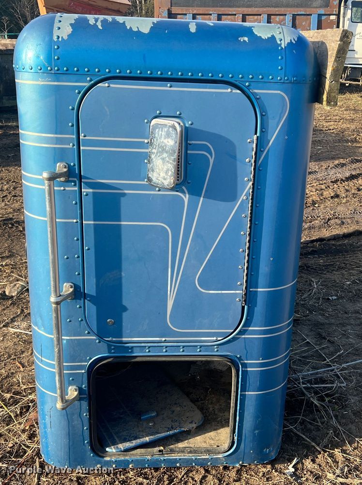 image for item MM9123 40" sleeper cab