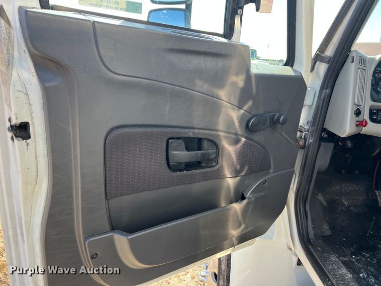 image for item MM9145 2015 International DuraStar 4300  refrigerated truck