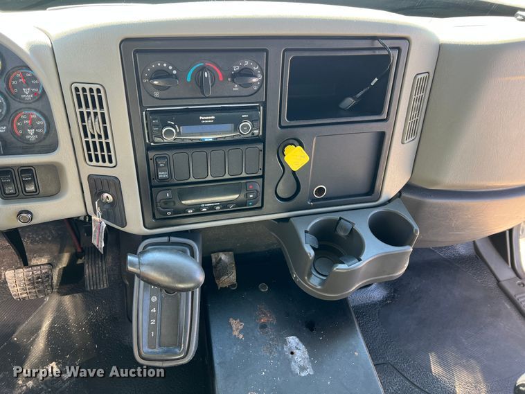 image for item MM9145 2015 International DuraStar 4300  refrigerated truck