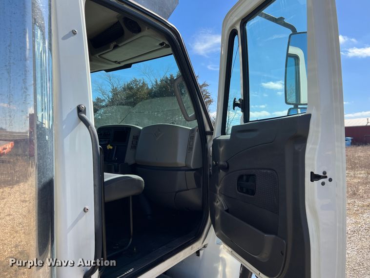 image for item MM9145 2015 International DuraStar 4300  refrigerated truck