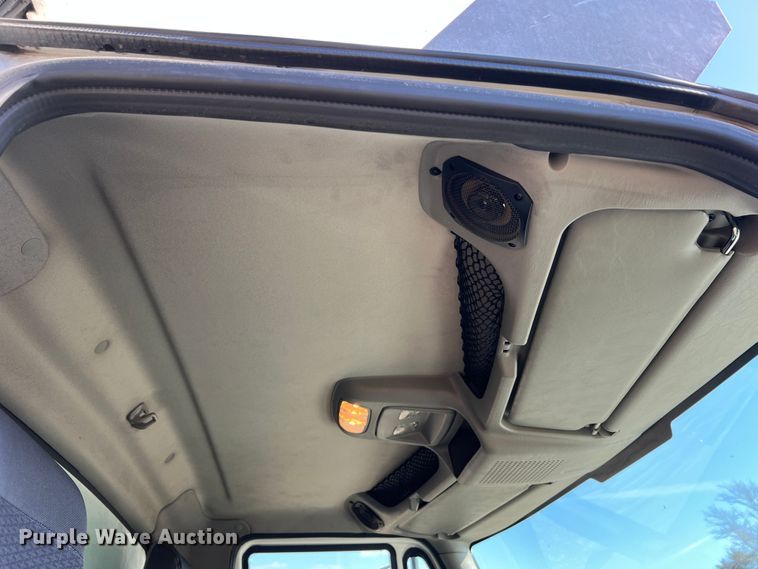 image for item MM9145 2015 International DuraStar 4300  refrigerated truck