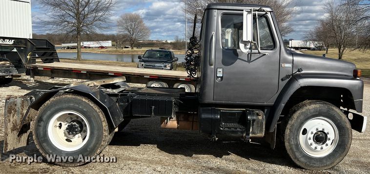 image for item MM9180 1981 International 1854  semi truck