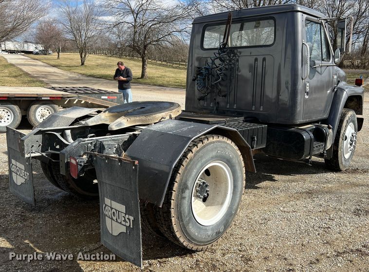 image for item MM9180 1981 International 1854  semi truck