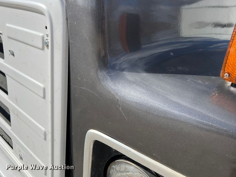 image for item MM9180 1981 International 1854  semi truck