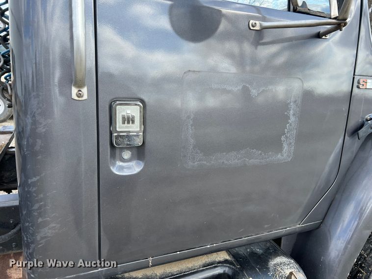 image for item MM9180 1981 International 1854  semi truck