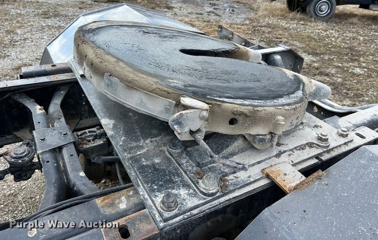 image for item MM9180 1981 International 1854  semi truck