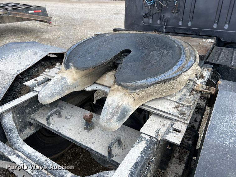 image for item MM9180 1981 International 1854  semi truck