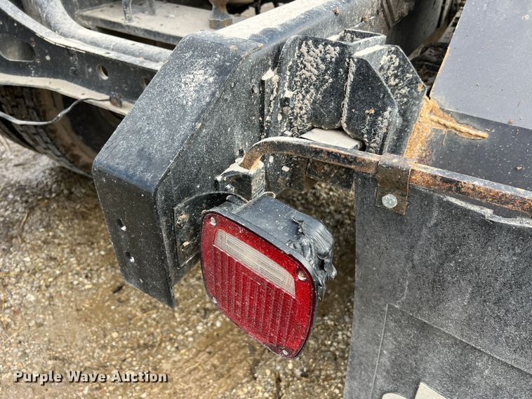 image for item MM9180 1981 International 1854  semi truck