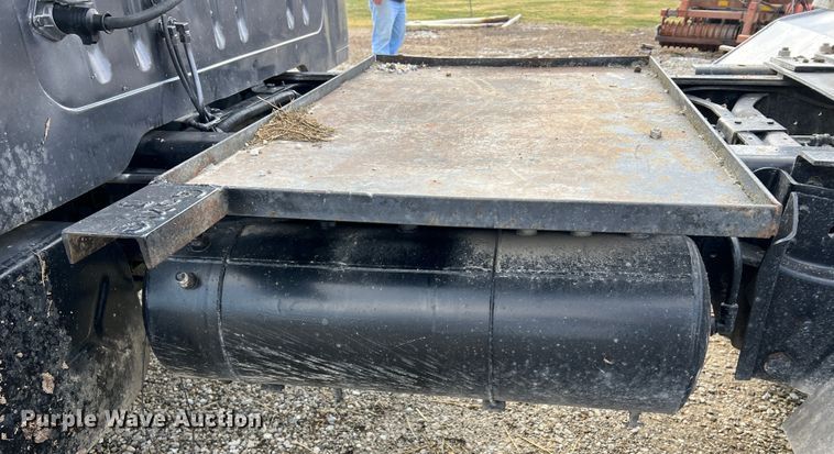 image for item MM9180 1981 International 1854  semi truck