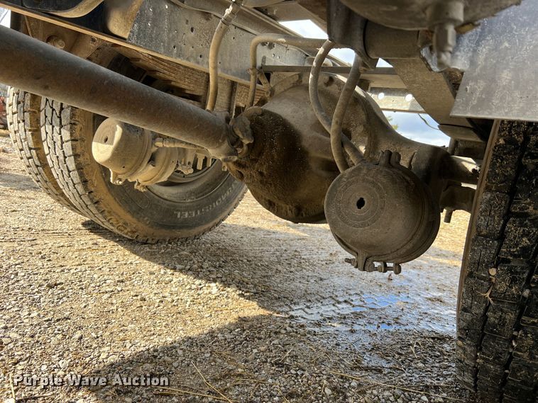 image for item MM9180 1981 International 1854  semi truck