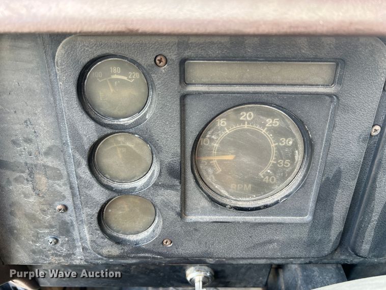 image for item MM9180 1981 International 1854  semi truck