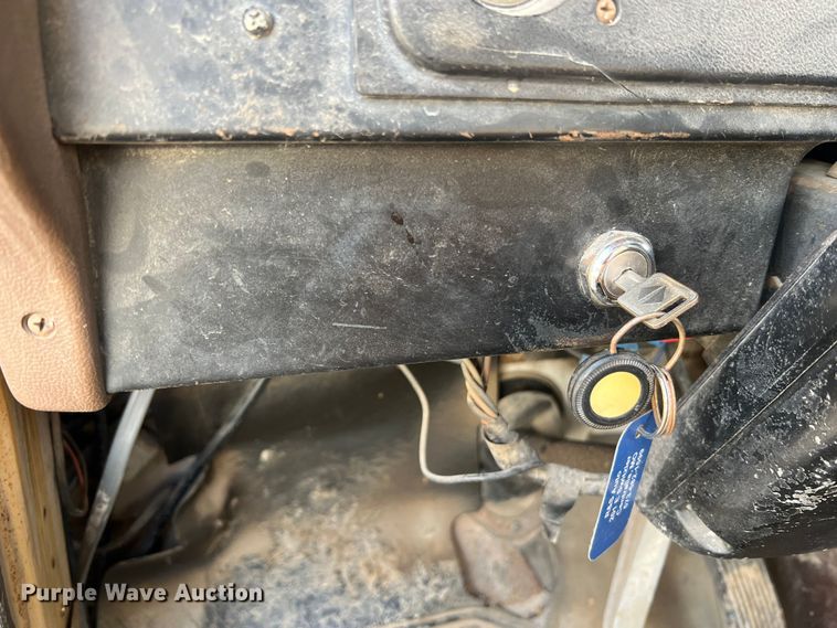 image for item MM9180 1981 International 1854  semi truck