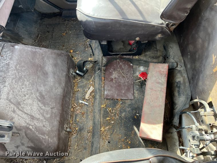 image for item MM9180 1981 International 1854  semi truck