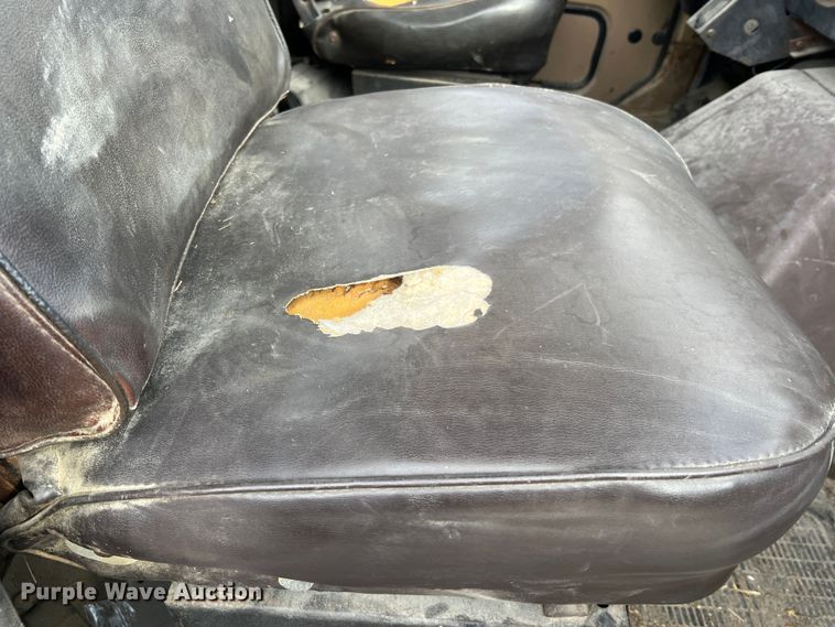 image for item MM9180 1981 International 1854  semi truck